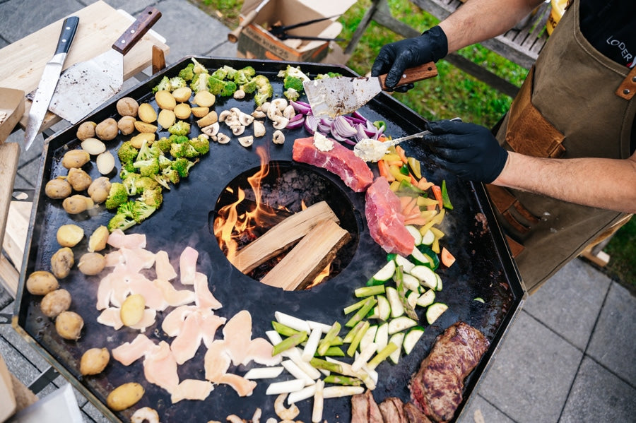 Essen Grillen Gemüse Kotlett Würstel